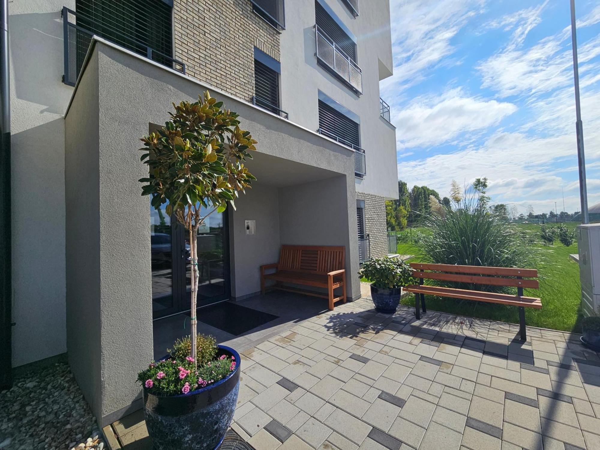 Harmonia Riva Apartman B11 ดูนาจสก้า สเตรด้า ภายนอก รูปภาพ